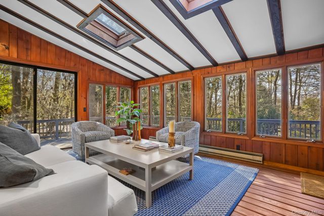 29 Barrett Circle Court, Carmel, NY 10512