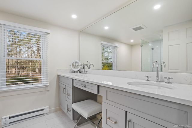 29 Barrett Circle Court, Carmel, NY 10512