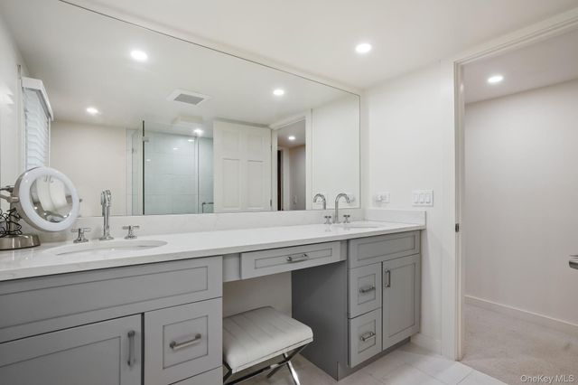 29 Barrett Circle Court, Carmel, NY 10512