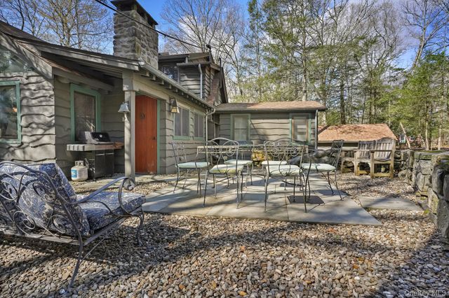 29 Barrett Circle Court, Carmel, NY 10512