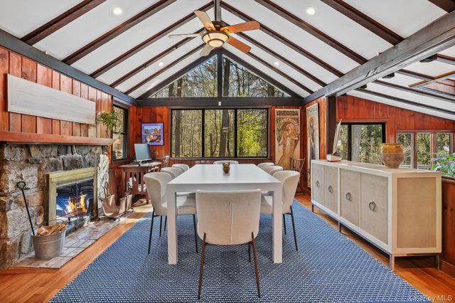 29 Barrett Circle Court, Carmel, NY 10512
