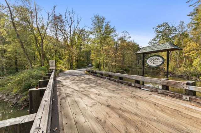29 Barrett Circle Court, Carmel, NY 10512