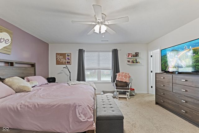 847 S Summerhaven Court, New Palestine, IN 46163