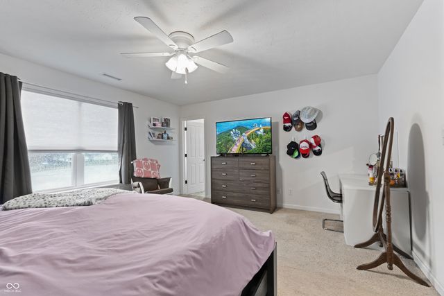 847 S Summerhaven Court, New Palestine, IN 46163