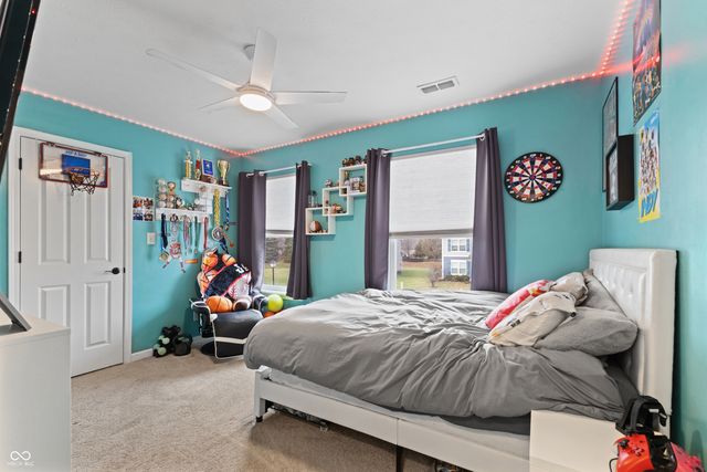 847 S Summerhaven Court, New Palestine, IN 46163