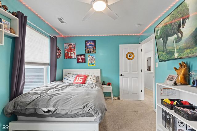 847 S Summerhaven Court, New Palestine, IN 46163