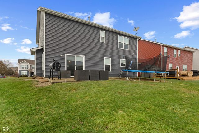 847 S Summerhaven Court, New Palestine, IN 46163