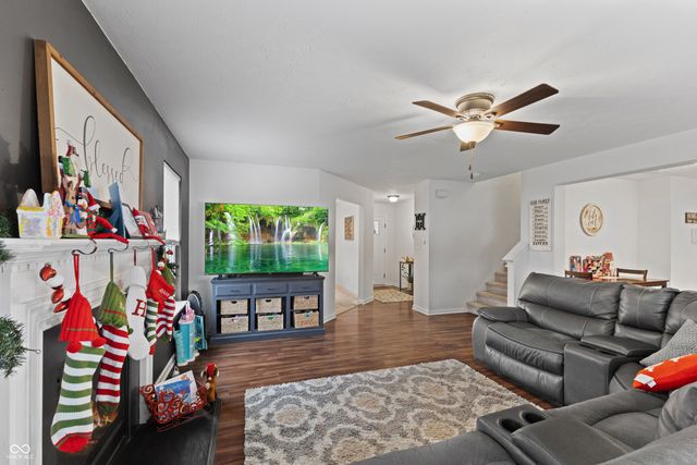 847 S Summerhaven Court, New Palestine, IN 46163