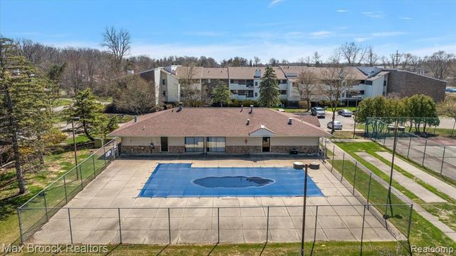 30414 Orchard Lake Road 29, Farmington Hills, MI 48334