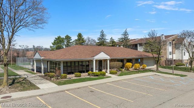 30414 Orchard Lake Road 29, Farmington Hills, MI 48334