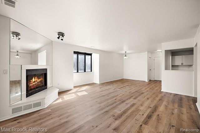 30414 Orchard Lake Road 29, Farmington Hills, MI 48334