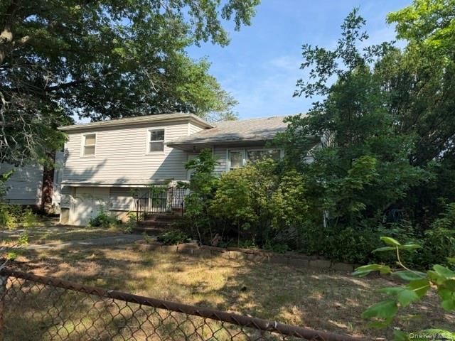 187 Thomas Powell Boulevard, Farmingdale, NY 11735