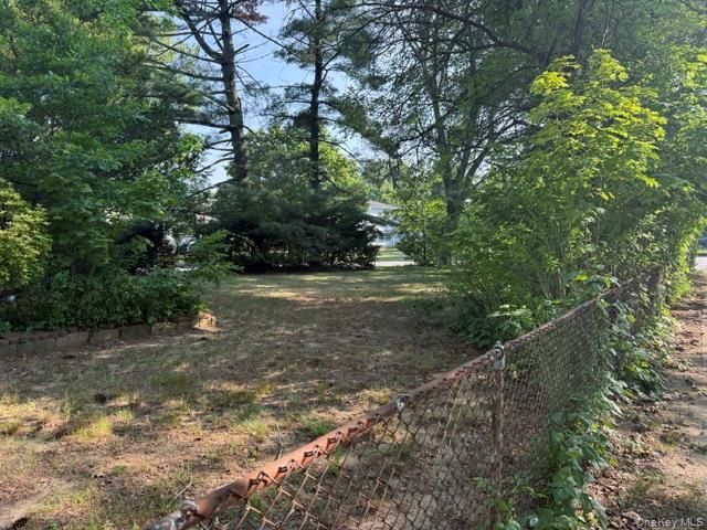 187 Thomas Powell Boulevard, Farmingdale, NY 11735