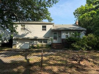 187 Thomas Powell Boulevard, Farmingdale, NY 11735