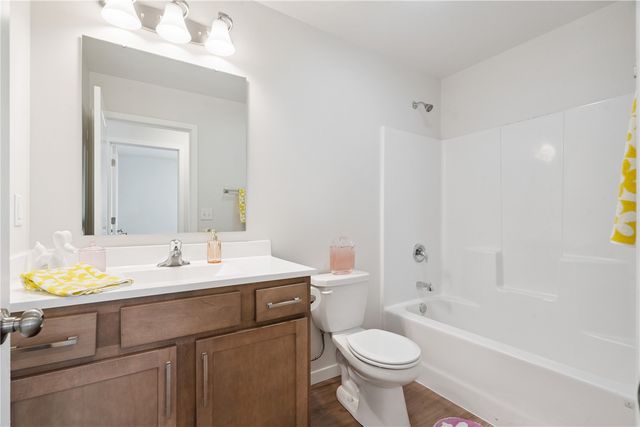 886 Summit Court, Coralville, IA 52241