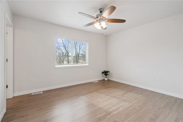 886 Summit Court, Coralville, IA 52241
