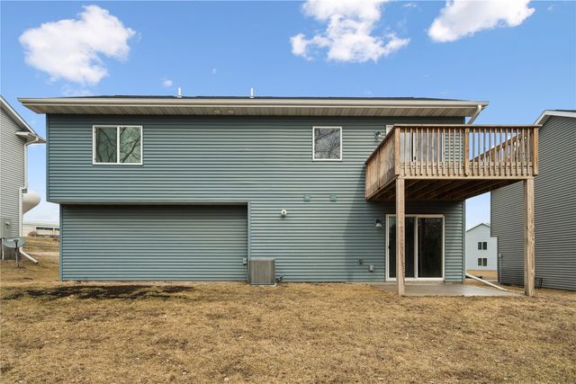 886 Summit Court, Coralville, IA 52241