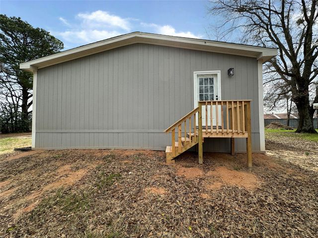 2072 N State Highway 37, Quitman, TX 75783