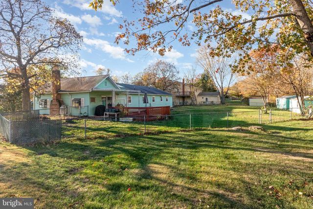 16 AMY DR, Harrisburg, PA 17112