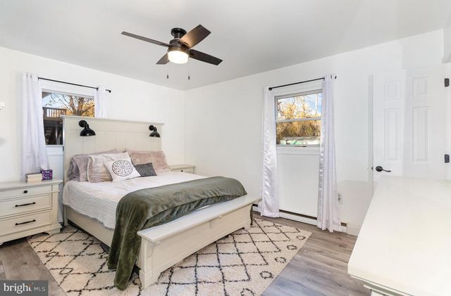 16 AMY DR, Harrisburg, PA 17112