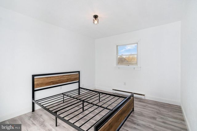 16 AMY DR, Harrisburg, PA 17112