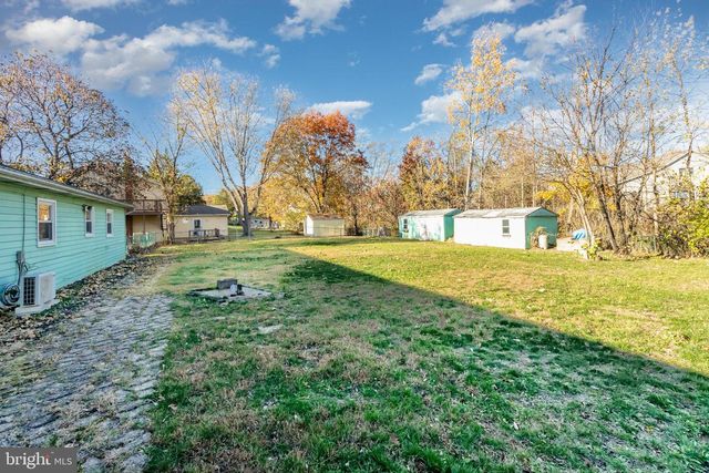 16 AMY DR, Harrisburg, PA 17112