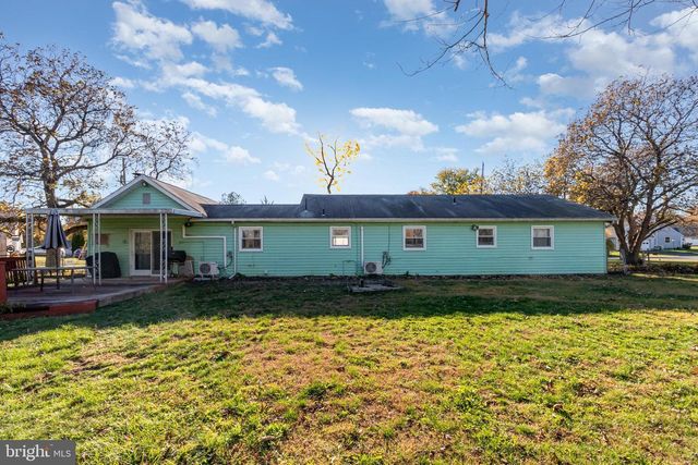 16 AMY DR, Harrisburg, PA 17112