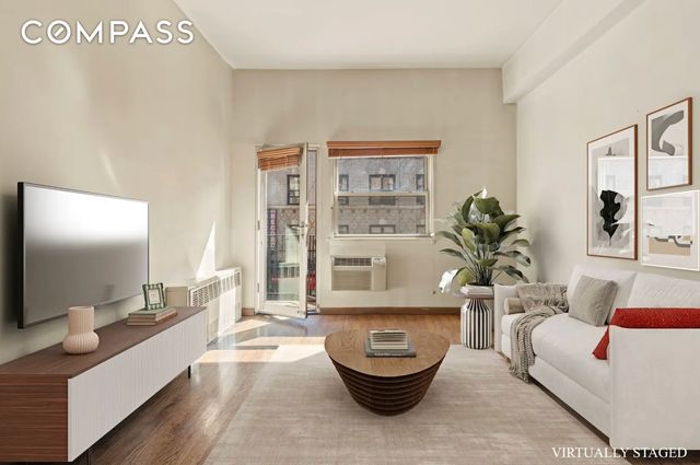 211 Thompson St Apt 2F, New York City, NY 10012