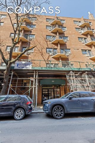 211 Thompson St Apt 2F, New York City, NY 10012