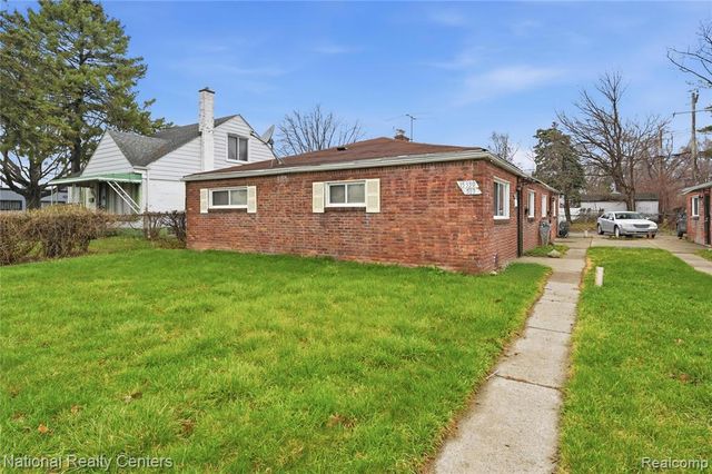 15310 W Chicago, Detroit, MI 48228