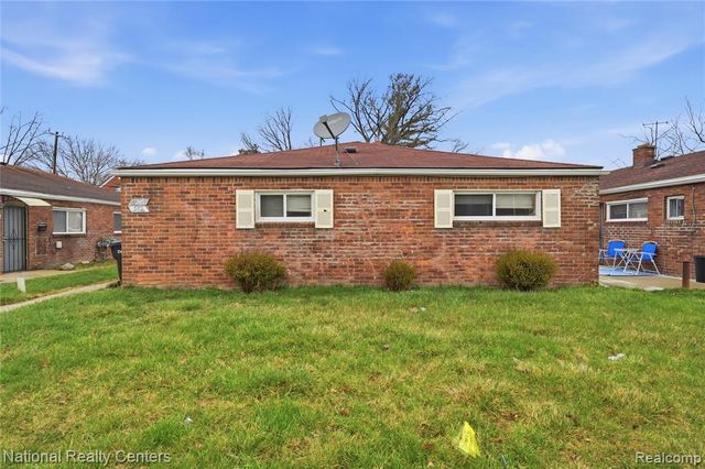 15310 W Chicago, Detroit, MI 48228