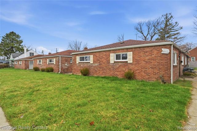 15310 W Chicago, Detroit, MI 48228