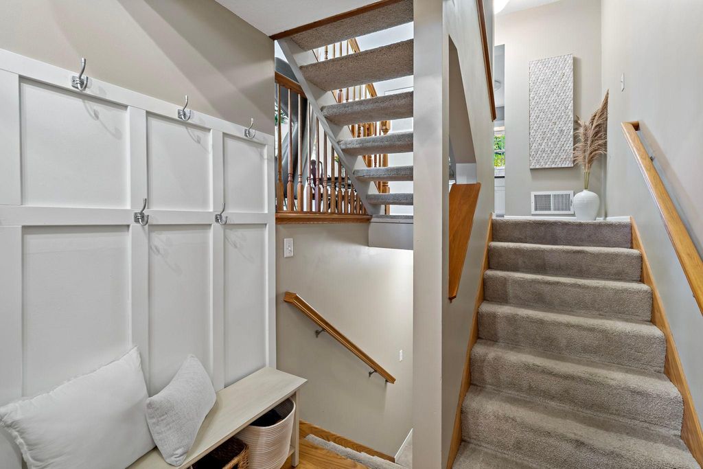 10673 Sherman Drive, Eden Prairie, MN 55347 — photo 2