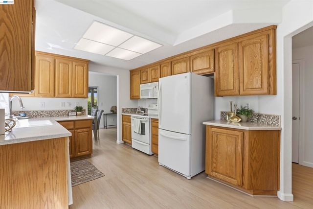 4161 Garibaldi Pl, Pleasanton, CA 94566