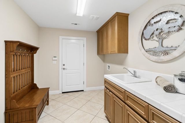 116 Emma Ct, Roseville, CA 95661