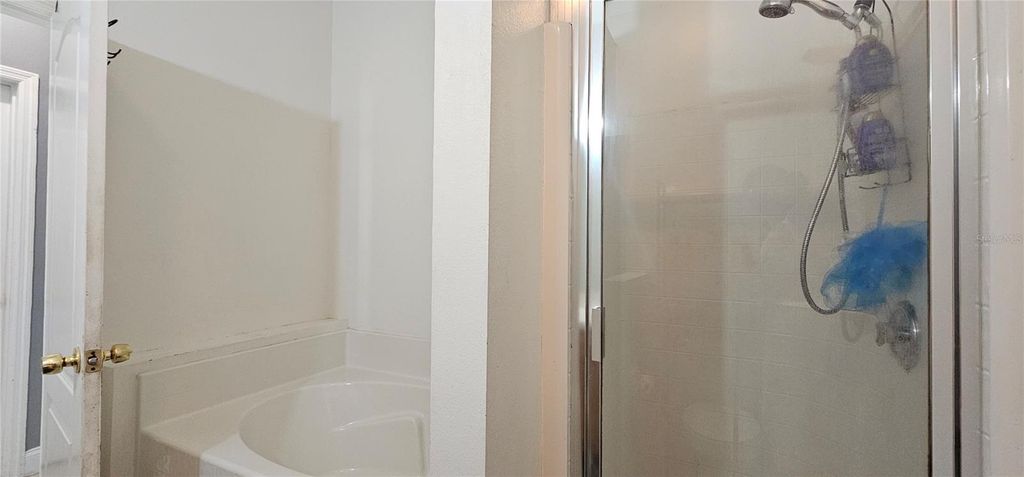 Image 14 of property listing at 10927 LEADER LANE, Orlando, FL 32825