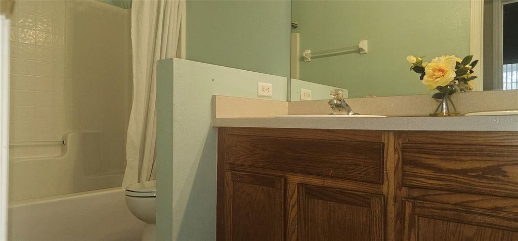 Image 17 of property listing at 10927 LEADER LANE, Orlando, FL 32825