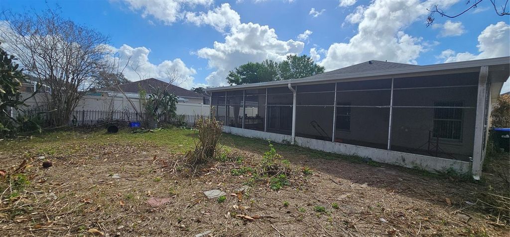 Image 25 of property listing at 10927 LEADER LANE, Orlando, FL 32825