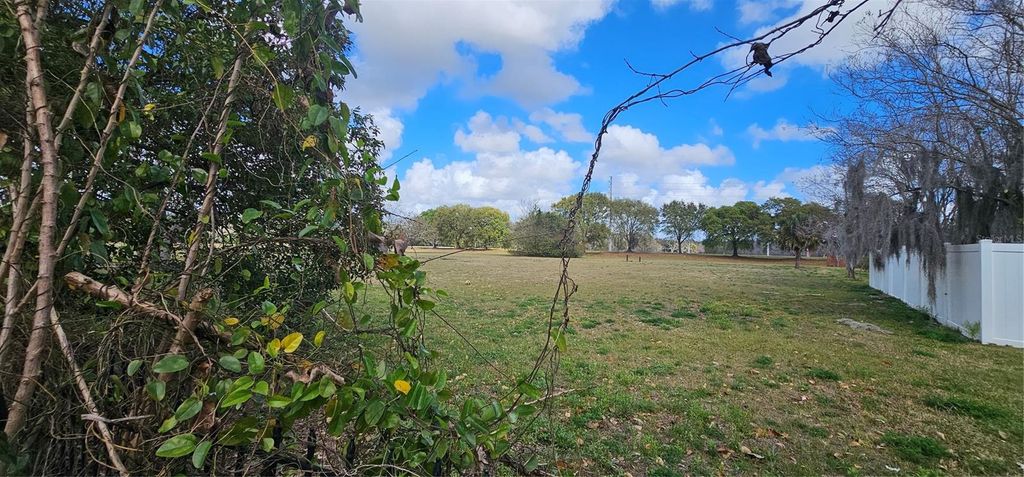 Image 26 of property listing at 10927 LEADER LANE, Orlando, FL 32825