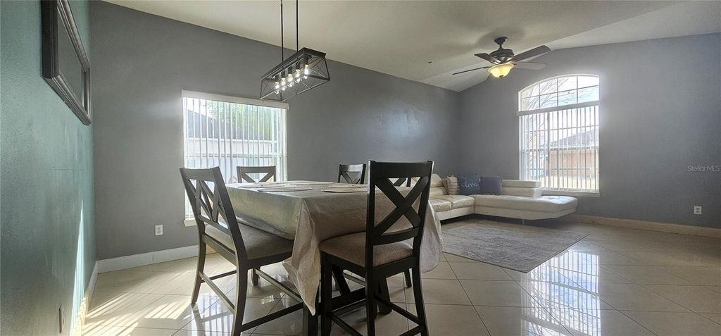 Image 6 of property listing at 10927 LEADER LANE, Orlando, FL 32825