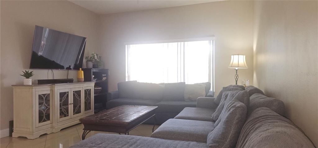 Image 9 of property listing at 10927 LEADER LANE, Orlando, FL 32825