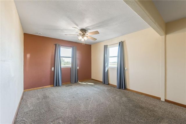 17670 SE 14th Road, Dearborn, MO 64439