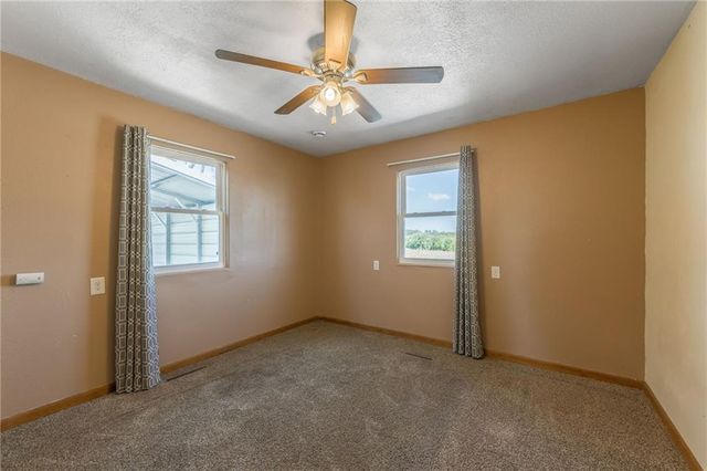 17670 SE 14th Road, Dearborn, MO 64439