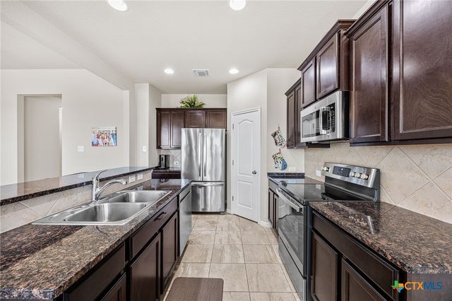 629 Skylar Heights Drive, Temple, TX 76502