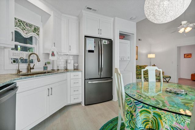 204 Sea Cloud Circle, Edisto Island, SC 29438
