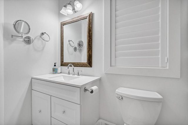 204 Sea Cloud Circle, Edisto Island, SC 29438