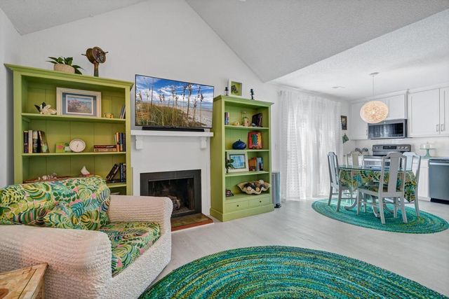 204 Sea Cloud Circle, Edisto Island, SC 29438