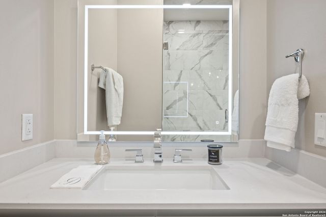 123 Lexington Ave Apt 1308, San Antonio, TX 78205