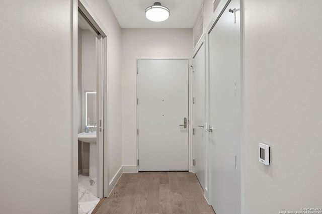 123 Lexington Ave Apt 1308, San Antonio, TX 78205