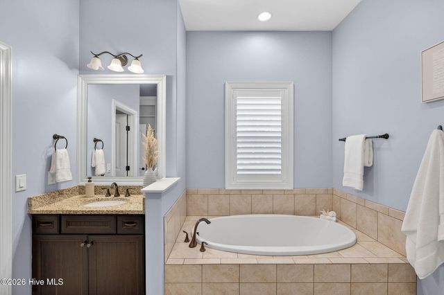 5010 Dockside Drive, Wilmington, NC 28409